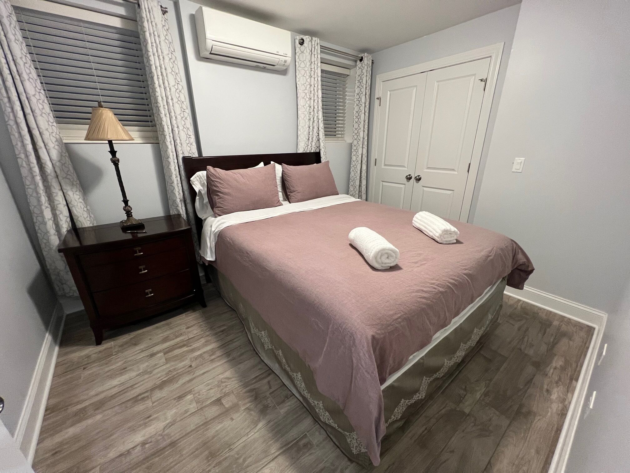 Apartment - Garden Unit | Decoración personalizada y muebles diferentes 