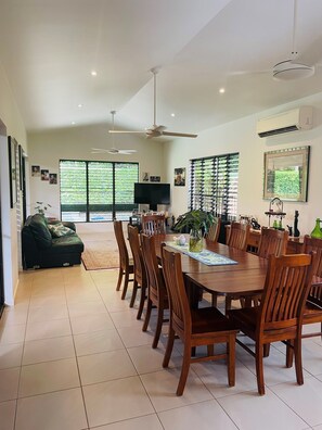 Dining - Tropical pavilion home for rent 16 weeks  12th May to 1st Se (Port Douglas)