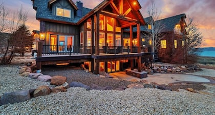 Luxury Bear Lake Home -The Moose -THEATER, PICKLEBALL, SPORTS COURT, POOL/HOTTUB