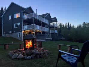 Property grounds - L'Éveil du fleuve. Détente, Spa, nature et ski. (Petite-Rivière-Saint-François)