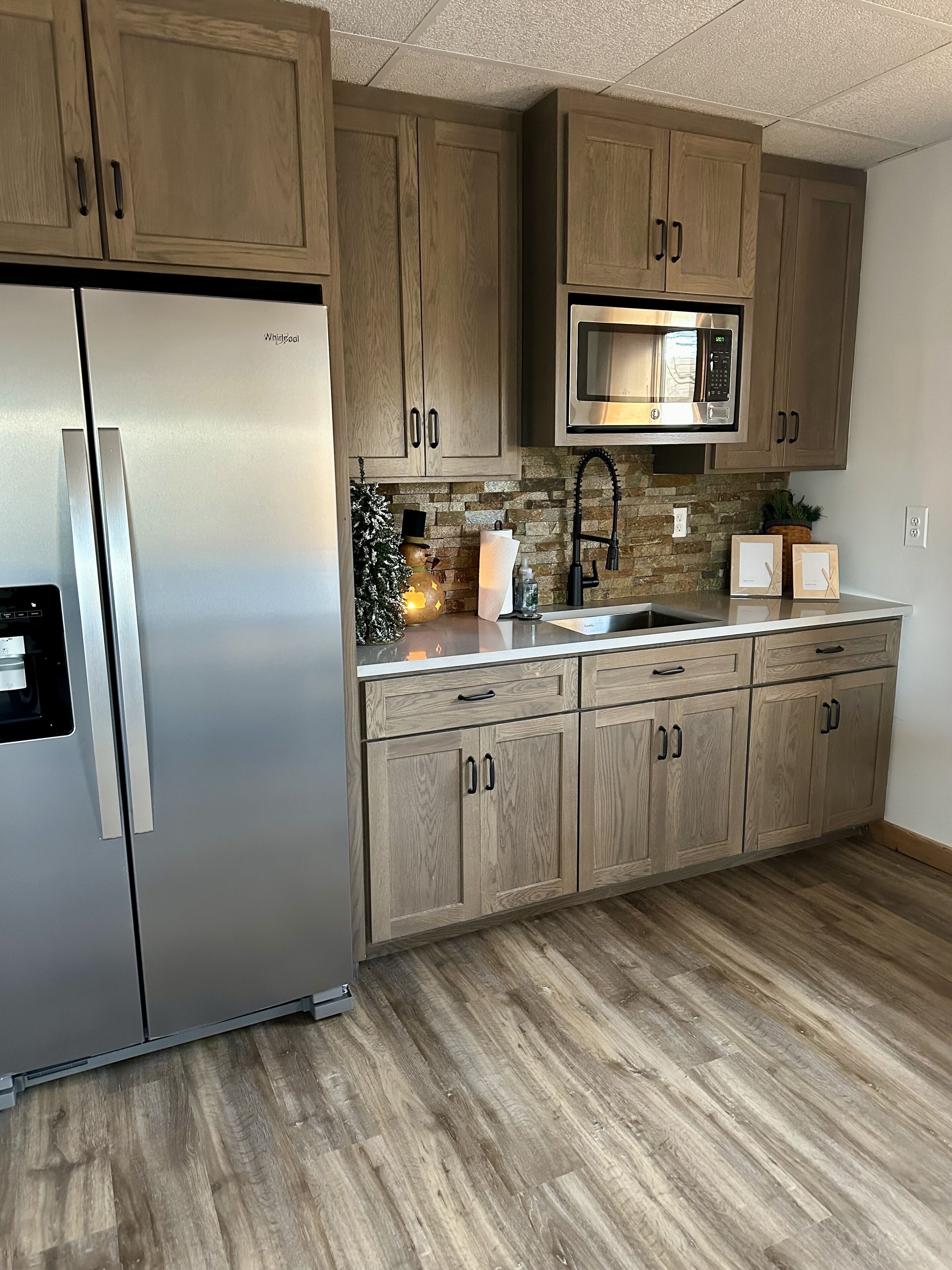 Køleskab, mikrobølgeovn, ovn, kogeplade