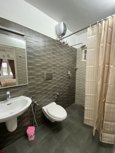 Private family home in Ernakulam town - Close to everything