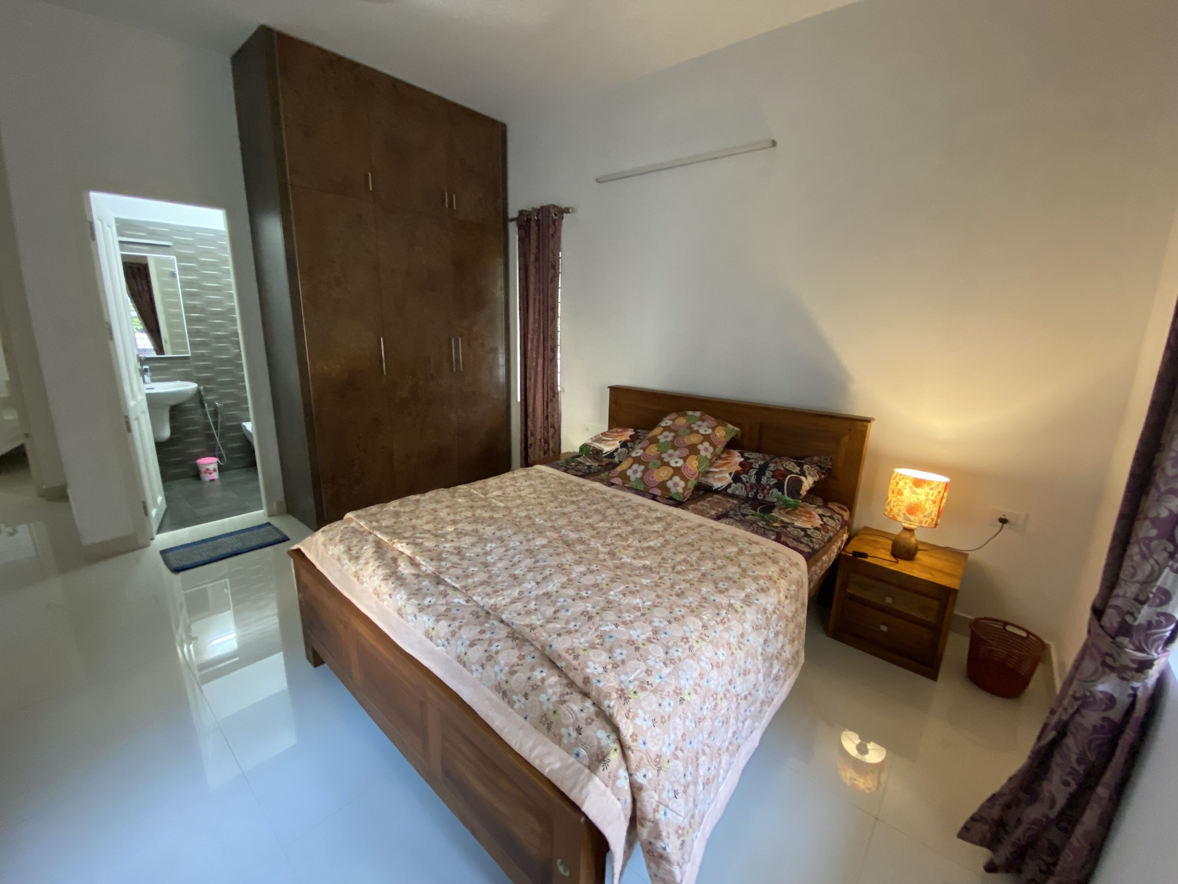 4 bedrooms, in-room safe, desk, iron/ironing board