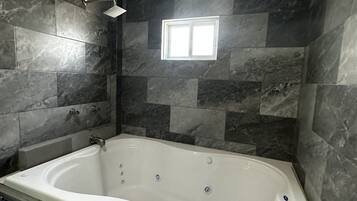 Deluxe Room | Tab spa persendirian