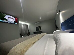 Junior Room, 1 King Bed, Hill View | Hypo-allergenic bedding, desk, laptop workspace, blackout drapes