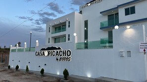 Fachada de la propiedad