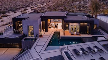 Et oppvarmet basseng