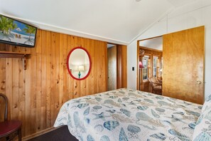 3 bedrooms, desk, free WiFi, bed sheets