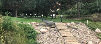 2 Bedroom Apartment Close to the Action