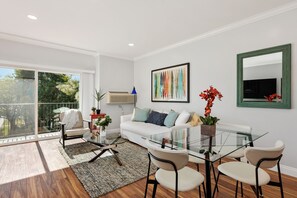 TV - 628 Escape to Relaxation-Free Wifi-Free Parking (Carlsbad)