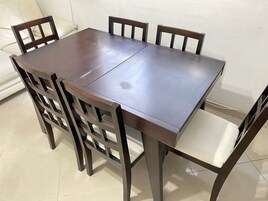 Comfort Apartment | Dining