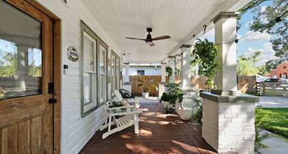 Charming 1920s Tampa Bungalow close to all Tampa atractions! pet friendly!