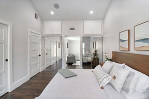 3 bedrooms, desk, travel cot, free WiFi