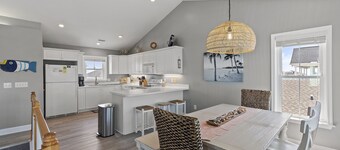 "Oh Shell Yeah". 3 bedroom, 2.5 bath home,  NEW Private Pool (Optional Heat) coming for 2023!
