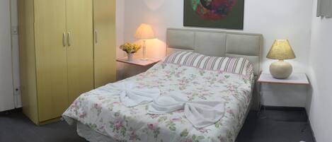 1 bedroom, iron/ironing board, WiFi, bed sheets