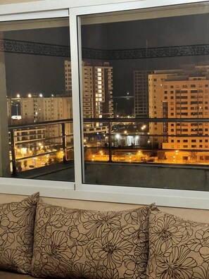 Comfort Apartment, 2 Bedrooms, Smoking, Partial Ocean View | Living area - appatements de lux au centro de tanger (Tangier)