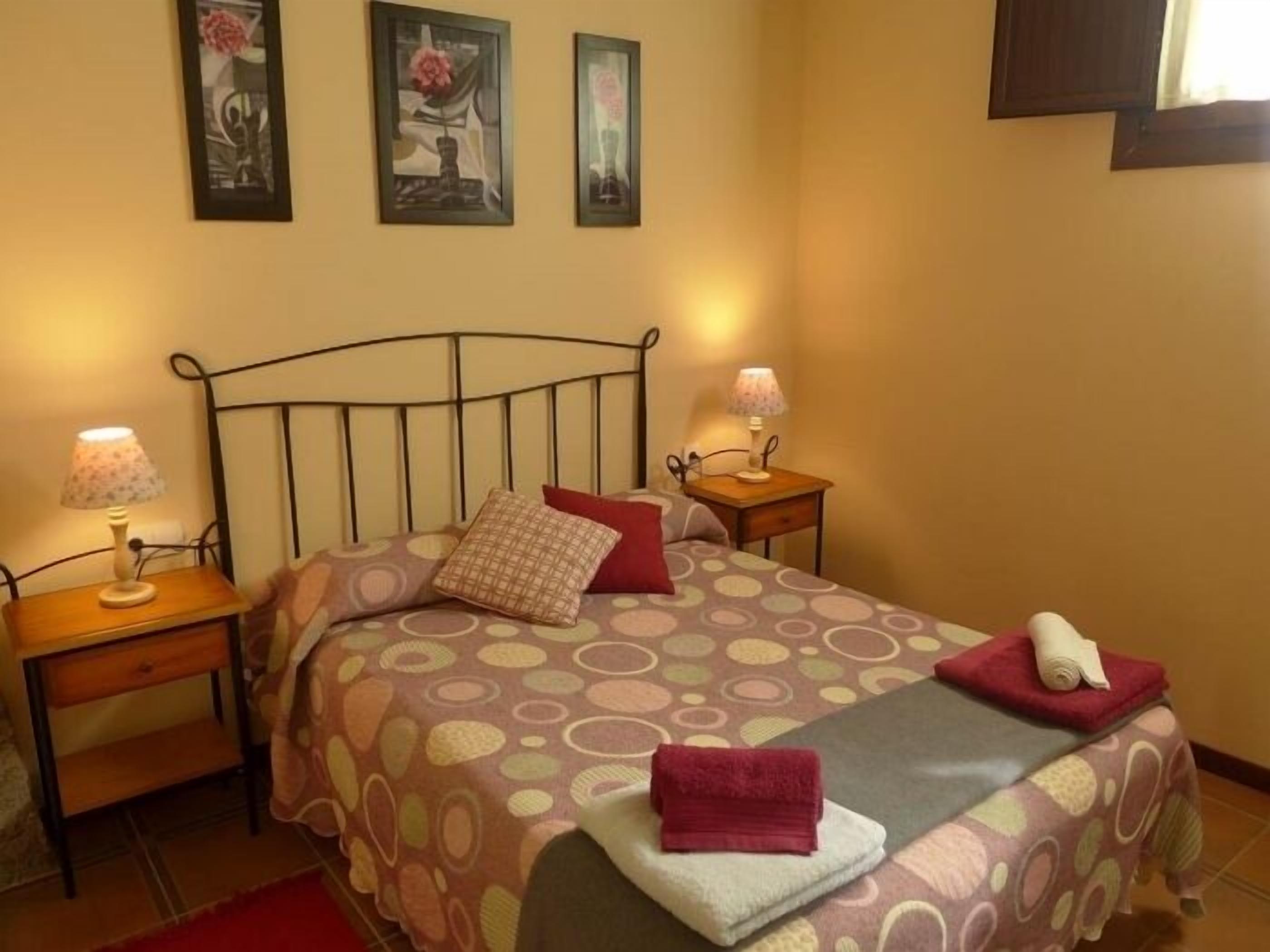2 Schlafzimmer, Bügeleisen/Bügelbrett