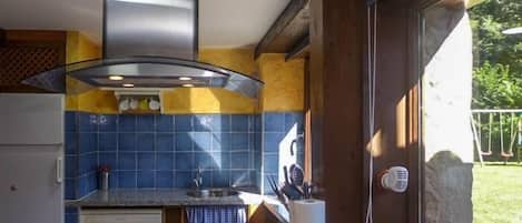 Coffee/tea maker, fridge, microwave, dishwasher