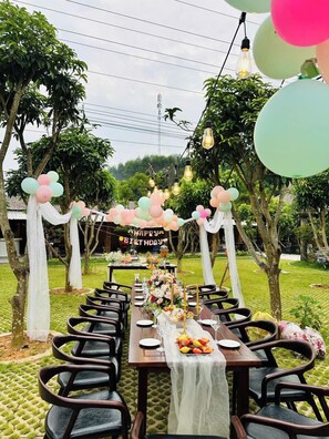Outdoor banquet area - TRA LINH HOTEL (Huu Lung)