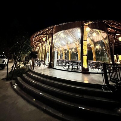 TRA LINH HOTEL