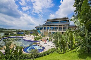 Seasonal outdoor pool