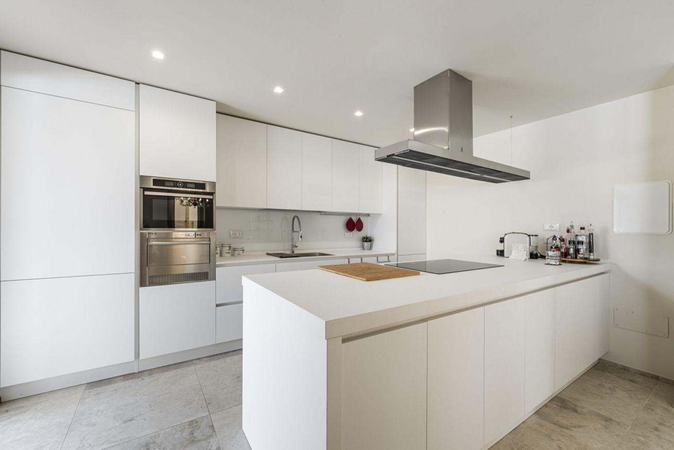 冰箱、微波炉、烤箱、炉灶