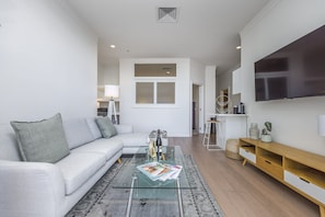 Deluxe Apartment | Living area