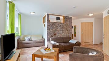 Fernseher, DVD-Player, Stereoanlage