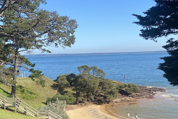 Cowes front beach