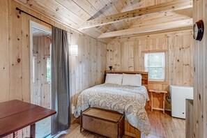 WiFi, bed sheets - Dog-friendly studio cabin with deck, kitchenette, & fast WiFi - steps to Acadia (Mount Desert)