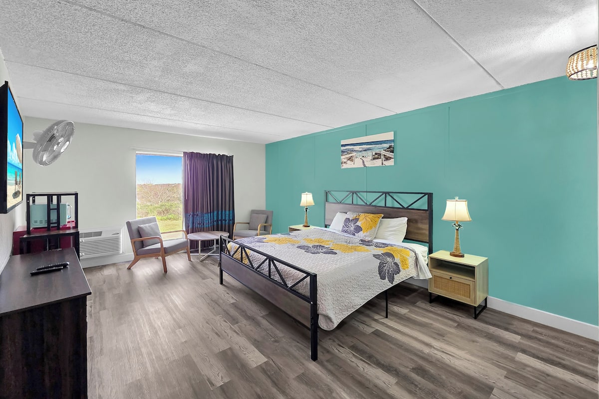 Studio Suite King | Down comforters, memory foam beds, individually decorated