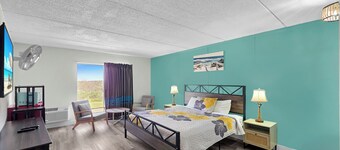 Crystal Palace Resort