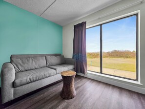 Comfort Suite, 1 King Bed with Sofa bed, Non Smoking - Crystal Palace Resort (Port Bolivar)