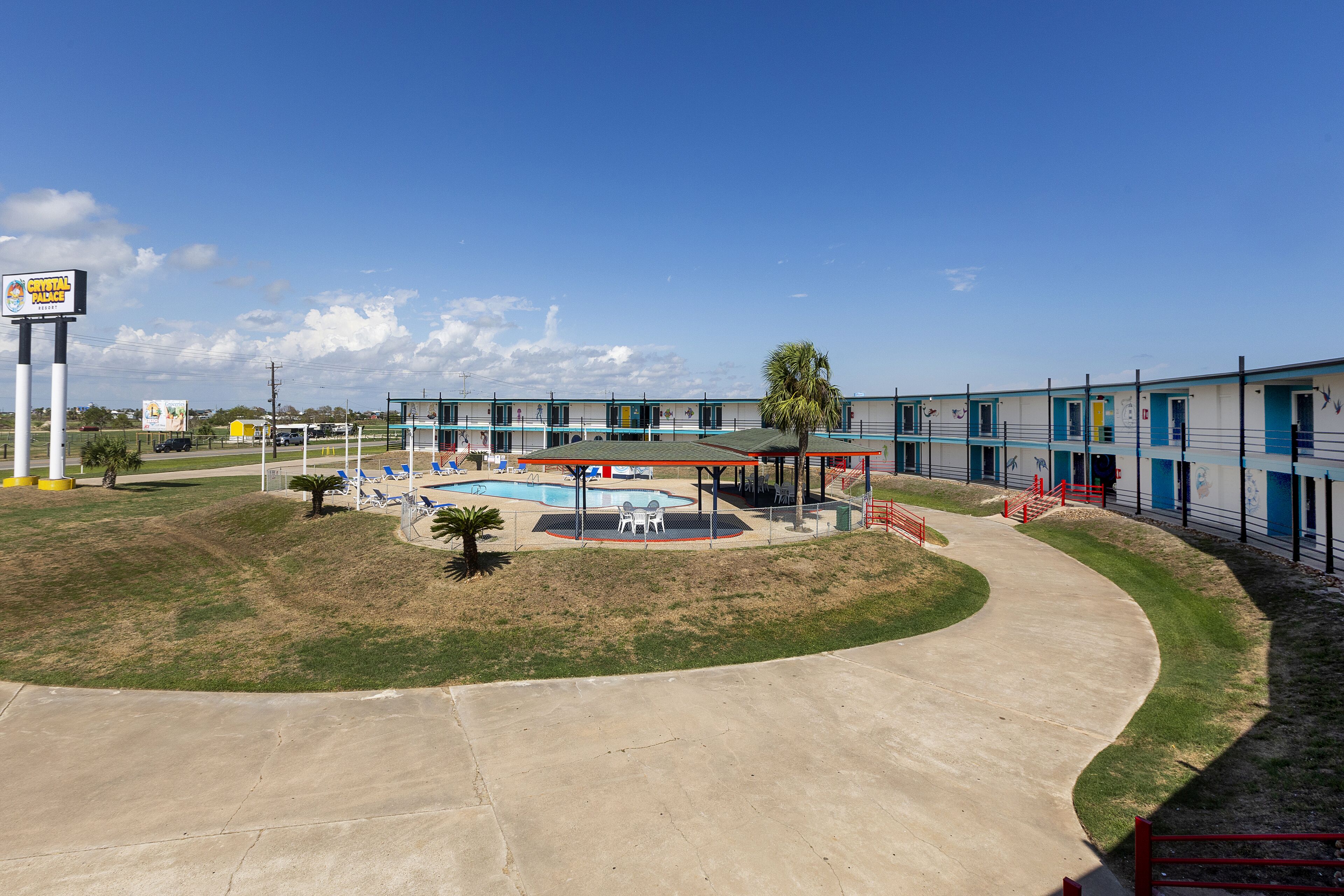 Habitación clásica, 1 cama King size, junto a la alberca | Vista desde la habitación
