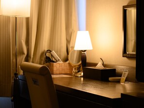 Iron/ironing board, free WiFi