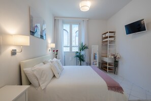 Basic Apartment, Multiple Beds | 2 bedrooms, laptop workspace, bed sheets - Belledonne Apartment (Florence)