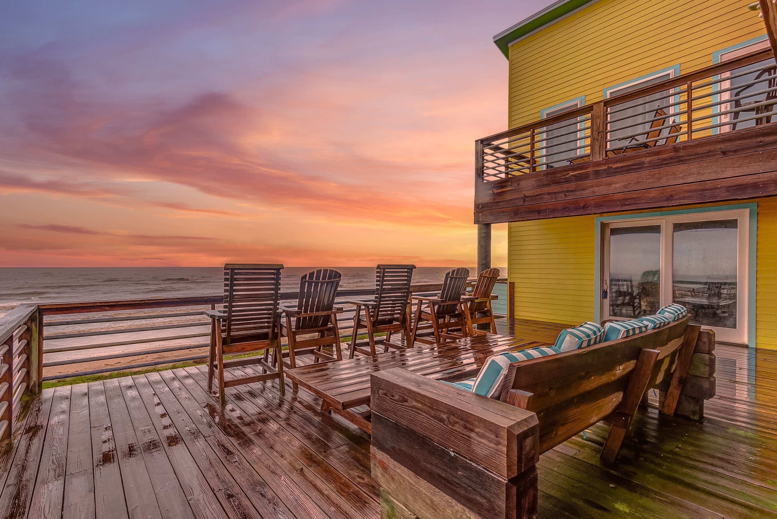 Jordan's Sandcastle, Beachfront, 20 yrds to Beach, Sleeps 17, Dog Friendly