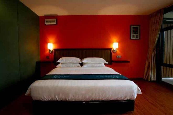 Desk, blackout curtains, iron/ironing board, free WiFi