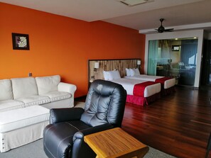 Junior Twin Room | Desk, blackout curtains, iron/ironing board, free WiFi - Kokol Haven Resort (Kota Kinabalu)