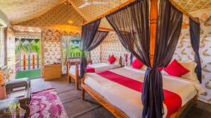 Lều Deluxe, không hút thuốc, quang cảnh vườn | Bộ trải giường bằng vải cotton Ai Cập, bộ đồ giường cao cấp 