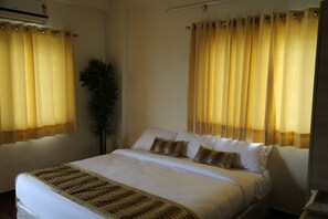 Habitación de lujo con 1 cama matrimonial o 2 individuales | Sábanas de algodón egipcio, ropa de cama de alta calidad y wifi gratis