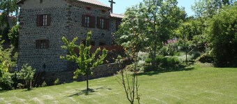 Gîte le Pigeonnier des Lilas in the Allier gorges