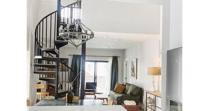 Penthouse Cozy Condo in the heart of Downtown Winter Park
