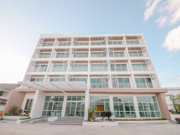 施設の正面