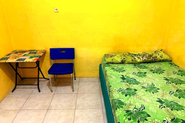 Desk, laptop workspace, free WiFi, bed sheets