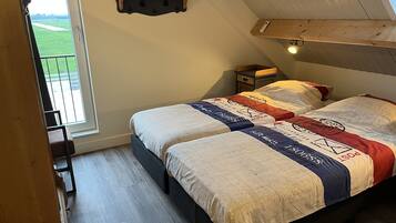3 makuuhuonetta, vauvan matkasänky, ilmainen Wi-Fi, vuodevaatteet