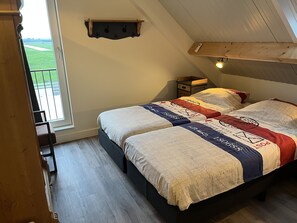 3 quartos, berço de viagem, Wi-Fi de cortesia, roupa de cama