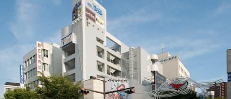 Down duvets, desk, laptop workspace, blackout curtains