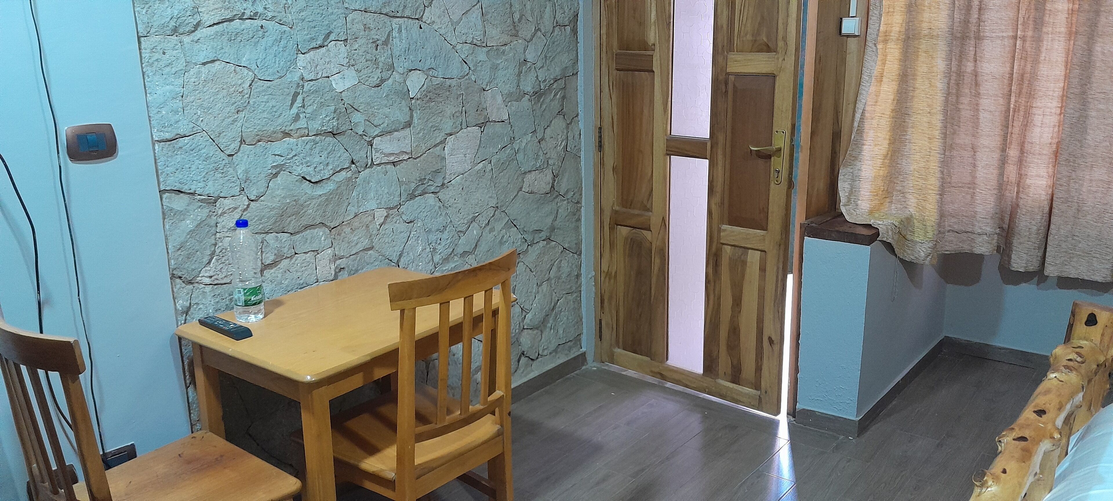 Classic Double Room, Garden View | In-room dining