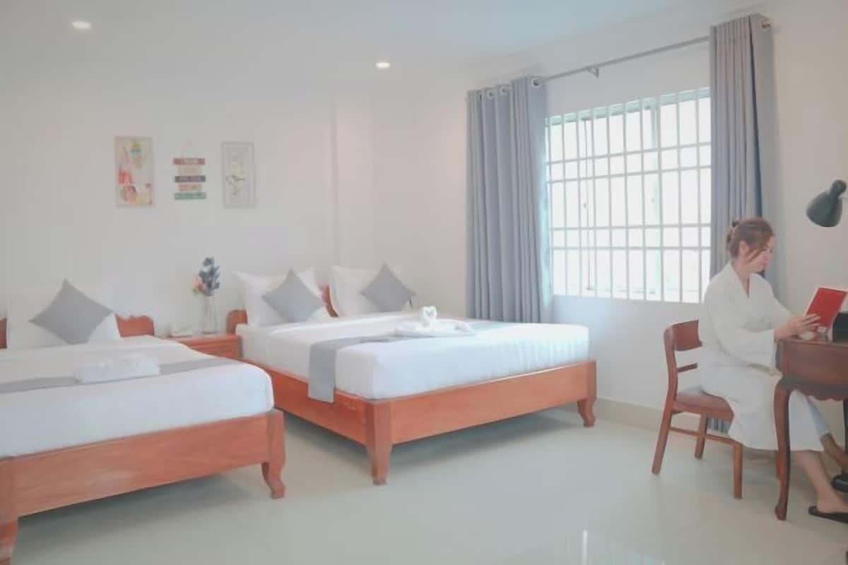 Minibar, caja de seguridad en la habitación, wifi gratis y ropa de cama